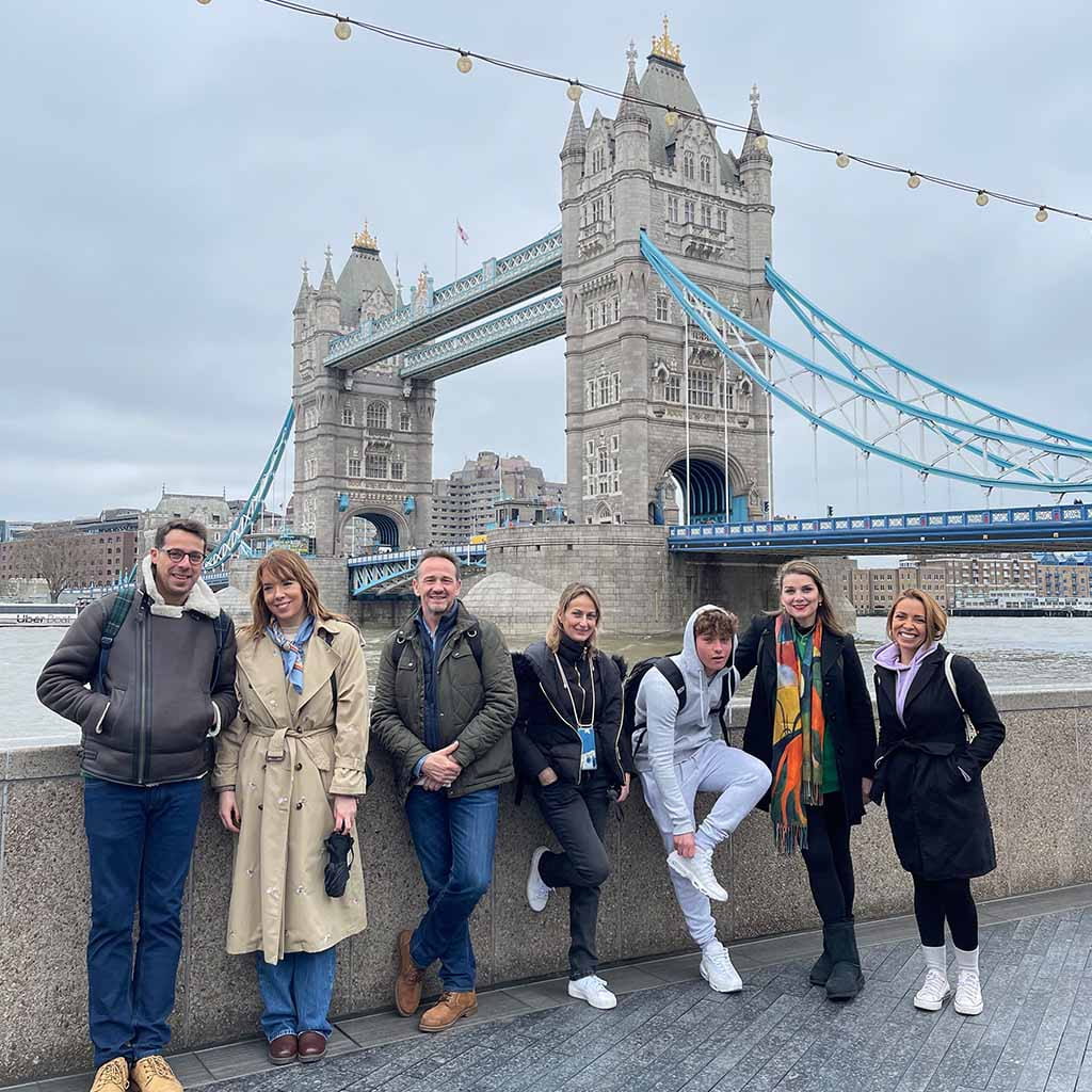 Tour Sur de Londres tower bridge puente de la torre grupo
